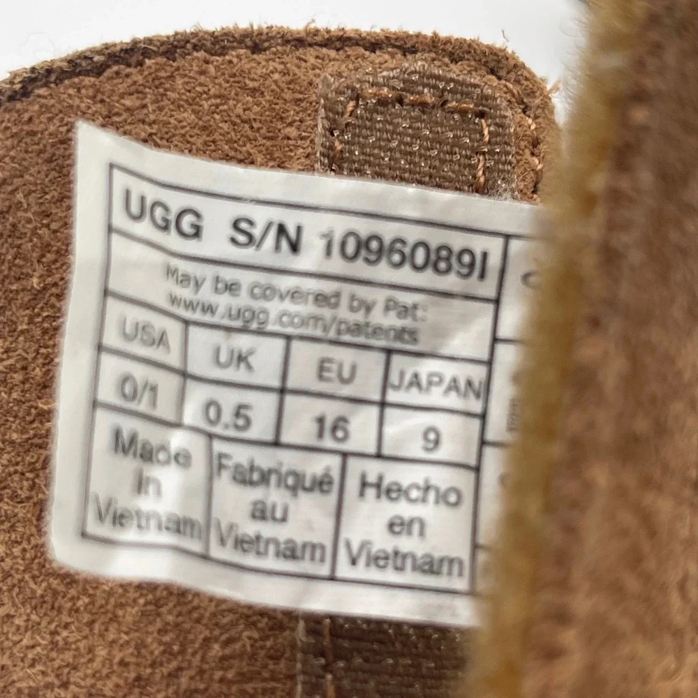 Toddler Baby UGG Boots Brown Suede Sheepskin Fur Lined‎ Hook Loop Size 01